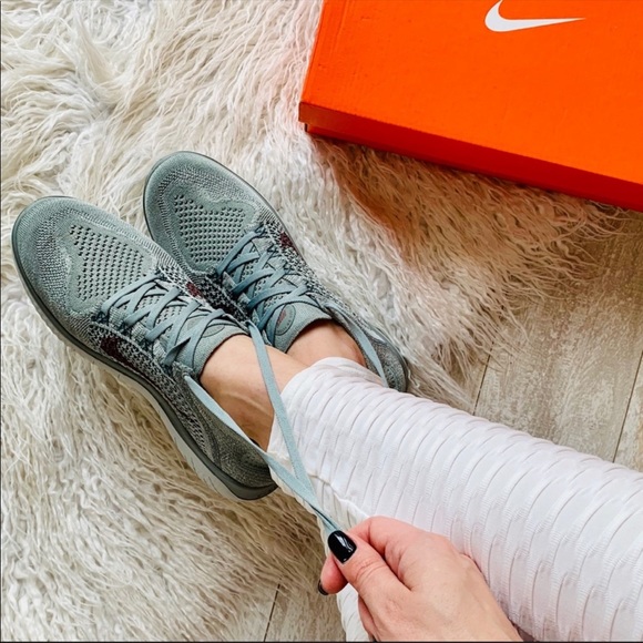 NWT Nike Free RN Flyknit - Picture 4 of 15